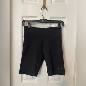 Nike Women`s Sportswear Essential High-Waist Bike Shorts